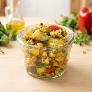 Perlcouscous mit Zucchini Paprika und Tomate